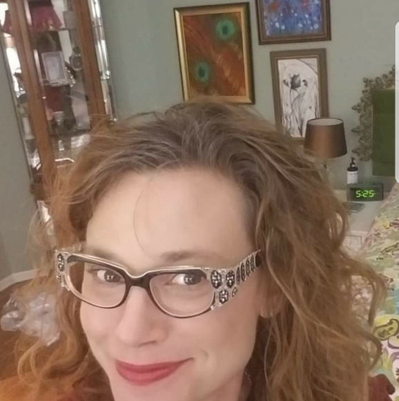 Meet your Posher, Heather - Picture 2 of 2